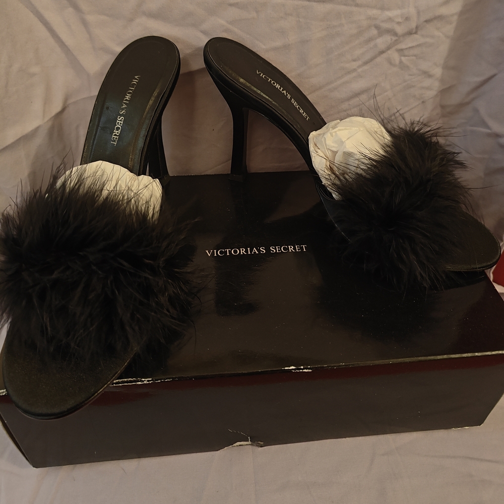 Victoria's Secret Black Feathered Women's Shoes
